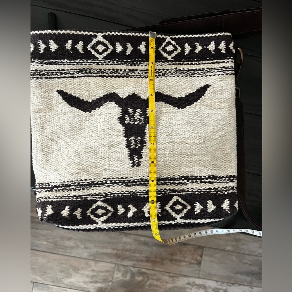 NWOT IDYLLWIND MADRONA LONGHORN WOVEN CROSSBODY BAG - Picture 10 of 10